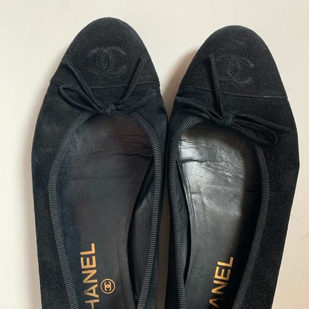 Vintage Chanel suede flats 38